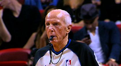 Κρέμασε τη σφυρίχτρα στα 74 ο Μπαβέτα