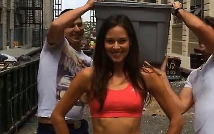 Ψυχρολουσία με… ενδιαφέρον από Άνα Ιβάνοβιτς (video)