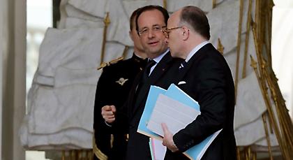 Έριξε την κυβέρνηση ο Ολάντ