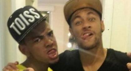 Ο Νεϊμάρ… ραπάρει (video)