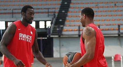 Πολλή δουλειά στο ΣΕΦ (pics)