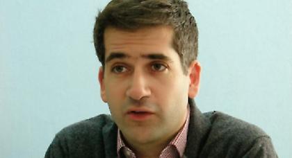 Φραστικό επεισόδιο Κώστα Μπακογιάννη με Συριζαίο (video)