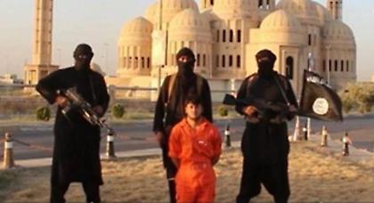 Τζιχαντιστές αποκεφαλίζουν Κούρδο (video)