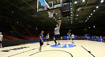 Άνδρες, έτοιμοι για… «Hola» (Web TV)