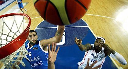 Τρίτη «πίστα» για την Εθνική