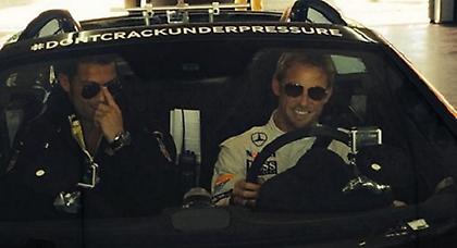 Ο Ρονάλντο κάνει drift με τον Μπάτον! (video)