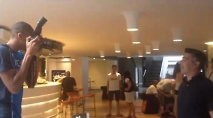 Αντετοκούνμπο, τράβα μια φωτογραφία (video)