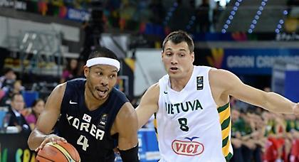 Πρόκριση με «περίπατο»