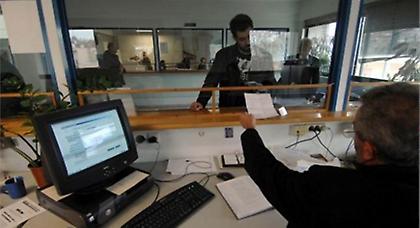 «Πονοκέφαλος» η επιμονή στην απελευθέρωση ομαδικών απολύσεων