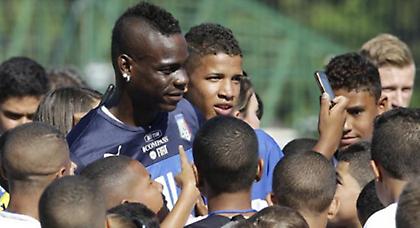 Ο Μπαλοτέλι μιλάει στα παιδιά (video)