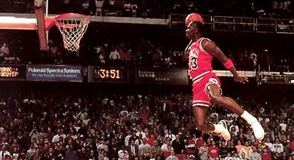 Σπάνια φωτό από ΤΟ κάρφωμα του Τζόρνταν (pic)