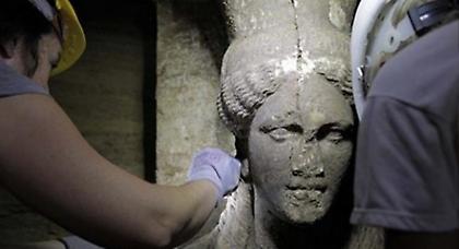 «Υπάρχουν ενδείξεις ότι ο τάφος στην Αμφίπολη έχει συληθεί»