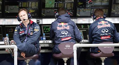 «Όχι άλλοι πιλότοι – μαριονέτες»