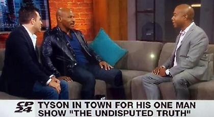 «Στόλισε» παρουσιαστή on air ο Τάισον (video)