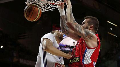 Υπόκλιση και στους δυο