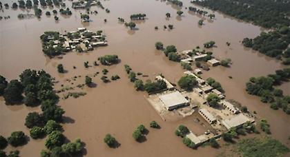 Τουλάχιστον 480 νεκροί και χιλιάδες εγκλωβισμένοι από τις πλημμύρες στην Ινδία
