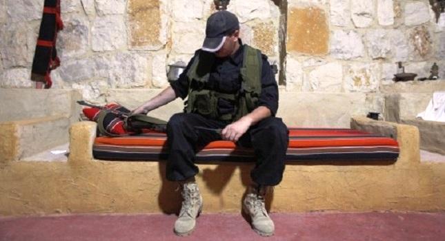 Τρομοκράτησε τρία μικρά παιδιά απειλώντας να τα αποκεφαλίσει!