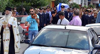 Κηδεύεται αυτή την ώρα ο πυροσβέστης του Παλαιού Φαλήρου