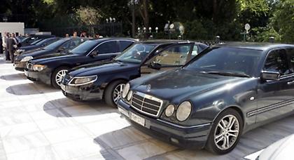 Χρυσαυγίτικες επιθέσεις με τα βουλευτικά αυτοκίνητα