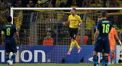Πετάει… στ’ αστέρια η Ντόρτμουντ!