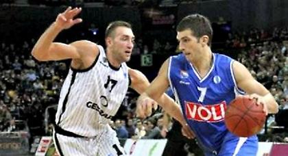 Στα κυανέρυθρα ο Μιλόσεβιτς