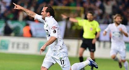 Κάντε… άγαλμα στον Γκέκα! (video)