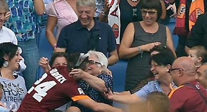 Ποια… πιπίνια; Για τη γιαγιά του! (video)