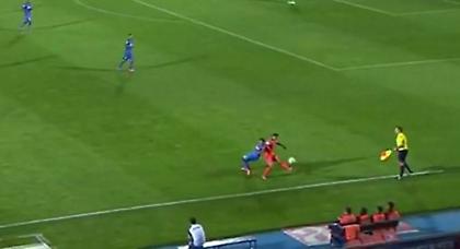 Κοντρολάρει και… στραγάλι! (video)