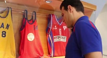 Με συνοδό της ΧΑΝΘ τον… Ιτούδη (video)