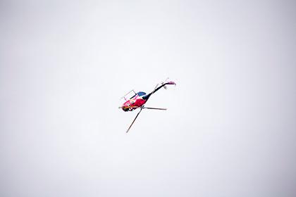 Είδα τον Μαραθώνα… ανάποδα με ελικόπτερο Red Bull (video)