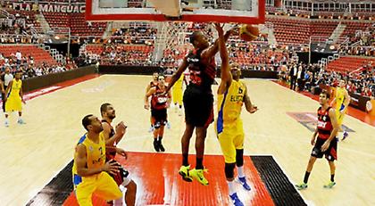 Ομάδα των… δύο ηπείρων