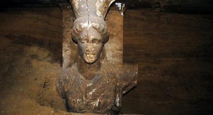 Τα κτερίσματα θα δείξουν αν έχει συληθεί ο τάφος στην Αμφίπολη