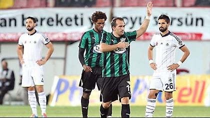 Ύμνοι και… τραγούδι για τη «μηχανή γκολ» Γκέκα (video)