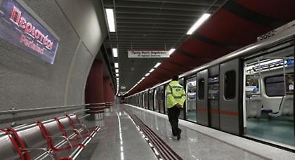 Άνδρας έπεσε στις γραμμές του μετρό