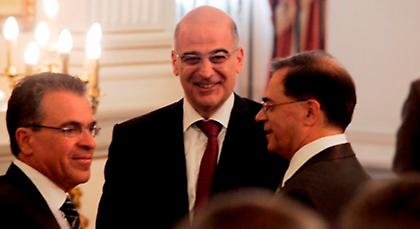 «Άδειασε» τον Ντινόπουλο ο Δένδιας