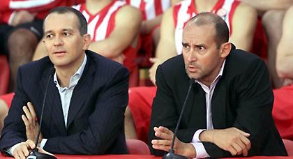 Ολομέτωπη επίθεση από Αγγελόπουλους