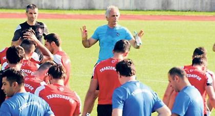 Θέλουν το ματς Τράμπζον και Χαλίλχοτζιτς