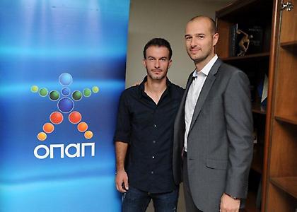 Η ΟΠΑΠ Α.Ε. συνεχάρη τον ποδοσφαιριστή της Νέας Ιωνίας Γιάννη Χλωρό για το αθλητικό του ήθος