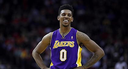 Πλήγμα με Γιανγκ στους Λέικερς