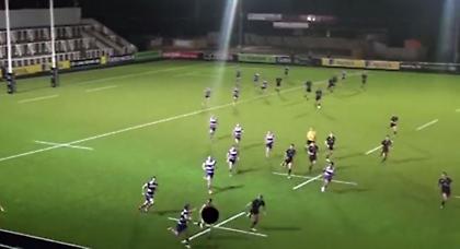 Εισέβαλε γυμνός και έφυγε... σαν κύριος! (video)