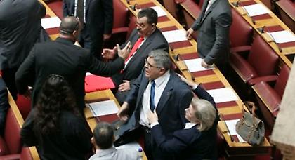 Στη φόρα τα… άπλυτα της Χρυσής Αυγής