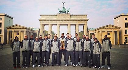 Οι Σπερς σαν... καρτ ποστάλ (pic)