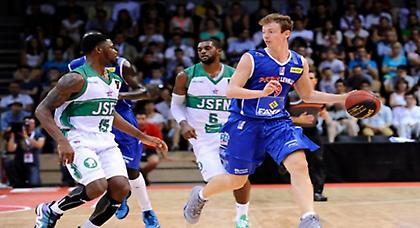 Δυάδα ποδοσφαίρου και Παρί στο μπάσκετ