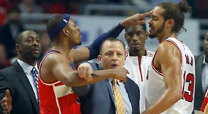 Κόμπι και… ξύλο