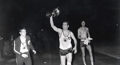 Ένας χρόνος χωρίς τον Αμερικάνο…