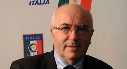 «Καμπάνα» στον Ταβέκιο