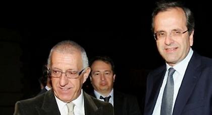 Όταν ο Νικήτας Κακλαμάνης άφησε τον πρωθυπουργό... άγαλμα