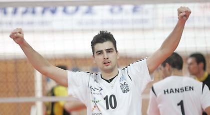 Διπλό «χτύπημα» από ΑΕΚ