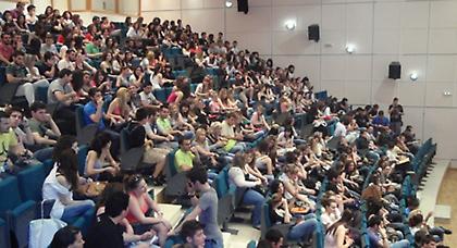 Γονείς και φοιτητές σε απόγνωση με τις μετεγγραφές