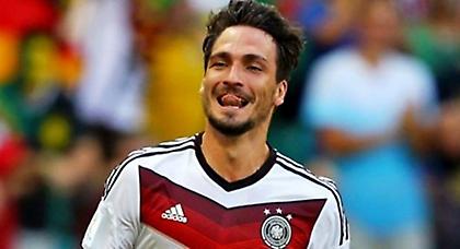 Τα σκάει για Χούμελς η Γιουνάιτεντ